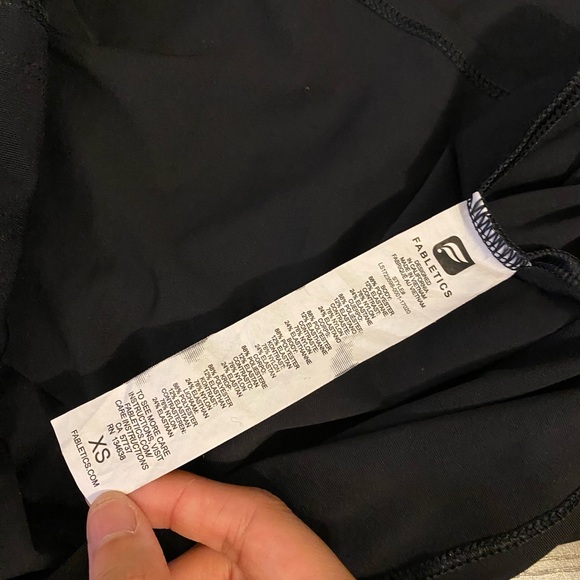 Fabletics black long sleeve top Size XS - Picture 6 of 7